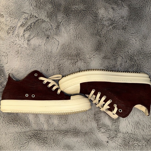 2 PAIR OF SIZE 42 EU SNEAKERS FOR THE PRICE OF 1!!!! - Picture 3 of 4